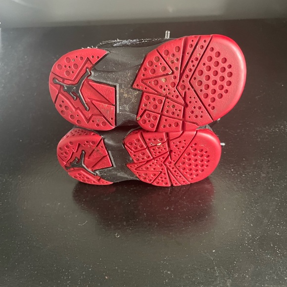 Baby Jordan’s - Picture 3 of 3